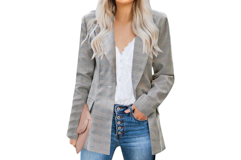 A fashion editor shares the seven best transitional spring jackets she’s shopping from Amazon, including cardigans, trench coats, faux leather, and teddy coats for under $50. Brands include Levi’s and Prettygarden, starting at $36.