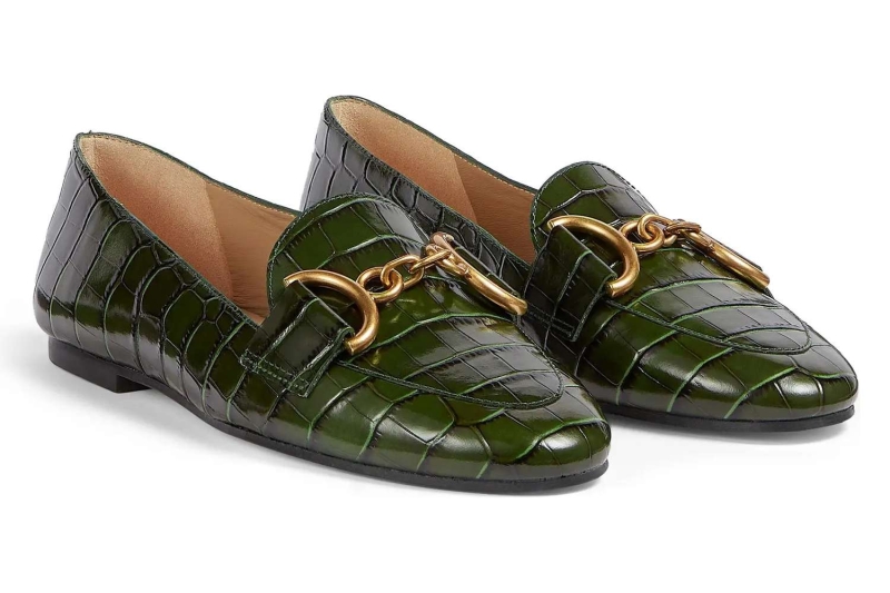 Ariana Grande wore green croc-embossed leather loafers to Saturday Night Live. We found seven similar pairs from Amazon, J.Crew, G.H. Bass, and more, starting at $34.