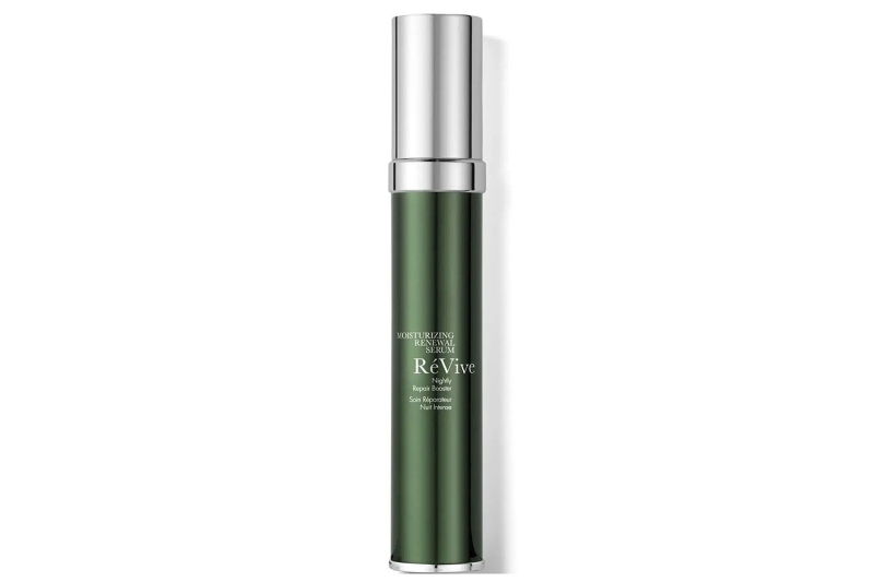 By Terry Cellularose Hydra-Eclat Serum is 65 percent off for a limited time at SkinStore. The luxury serum contains two types of rose extract, which soften, soothe, and plump skin for an instant and long lasting glow.