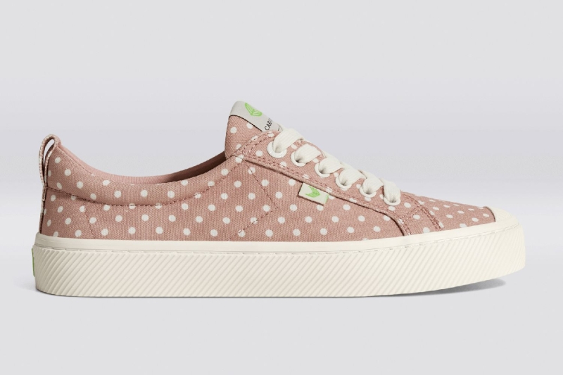 Cariuma released their Oca Low Sneaker in a spring polka dot design. Shop the sneakers worn by, Naomi Watts, Ashton Kutcher, and Alexandra Daddario in a new print for $89 before they sell out.