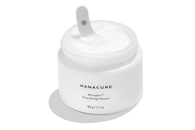 Charlize Theron used the Hanacure All-in-One Facial before the 2024 Oscars. The mask is beloved by beauty editors thanks to its 20-minute tightening effect, which lifts and firms lax skin and induces a noticeable glow that lasts for hours.
