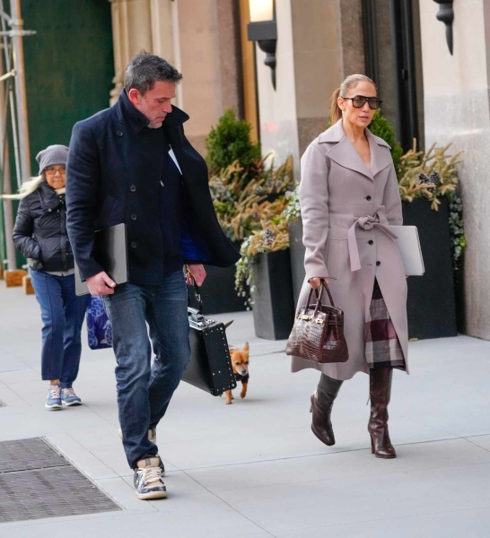 Jennifer Lopez and Ben Affleck were spotted touring homes together in New York City on Saturday afternoon.