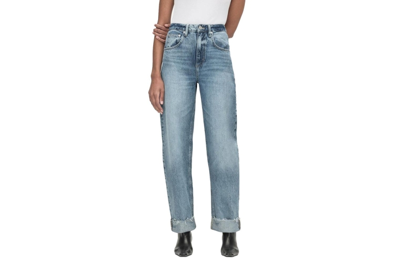 Katie Holmes and Julianna Moore both wore barrel jeans. I found 10 lookalike bow-legged denim styles from Amazon, Nordstrom, Free People, and more, starting at $25.