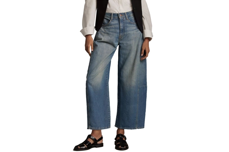 Katie Holmes and Julianna Moore both wore barrel jeans. I found 10 lookalike bow-legged denim styles from Amazon, Nordstrom, Free People, and more, starting at $25.