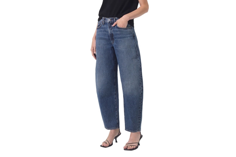 Katie Holmes and Julianna Moore both wore barrel jeans. I found 10 lookalike bow-legged denim styles from Amazon, Nordstrom, Free People, and more, starting at $25.