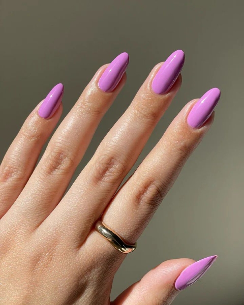 Spring is here —  as you reset your closet and (maybe!) brighten your strands, you can also celebrate with your nails. Try one of these fun and playful spring nail colors.