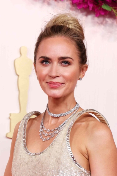 The top knot was all over the red carpet at the 2024 Academy Awards. Browse all of the top-knot styles at the Oscars.