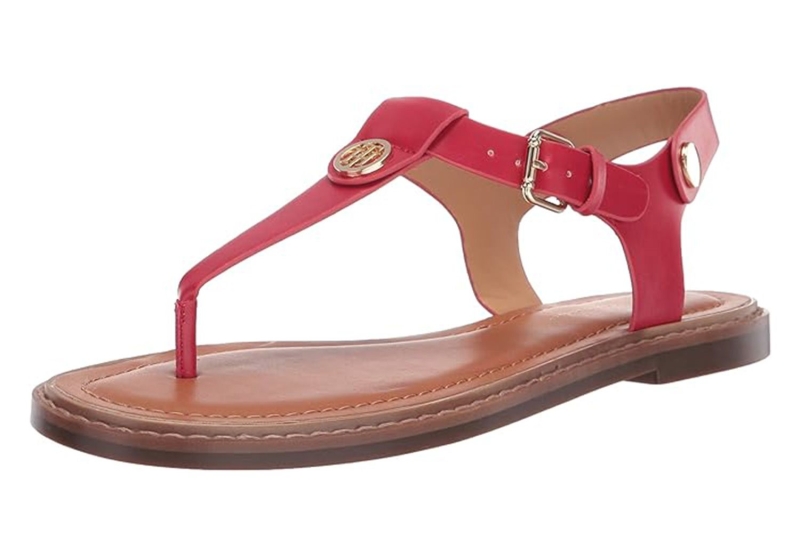 A shopping editor is buying these five comfortable sandals ahead of summer, including thong, slide, and cork footbed versions. Shop spring footwear for under $40 on Amazon.