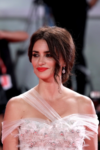 As She Turns 50, A Look Back At Penélope Cruz’s Very Best Beauty Moments