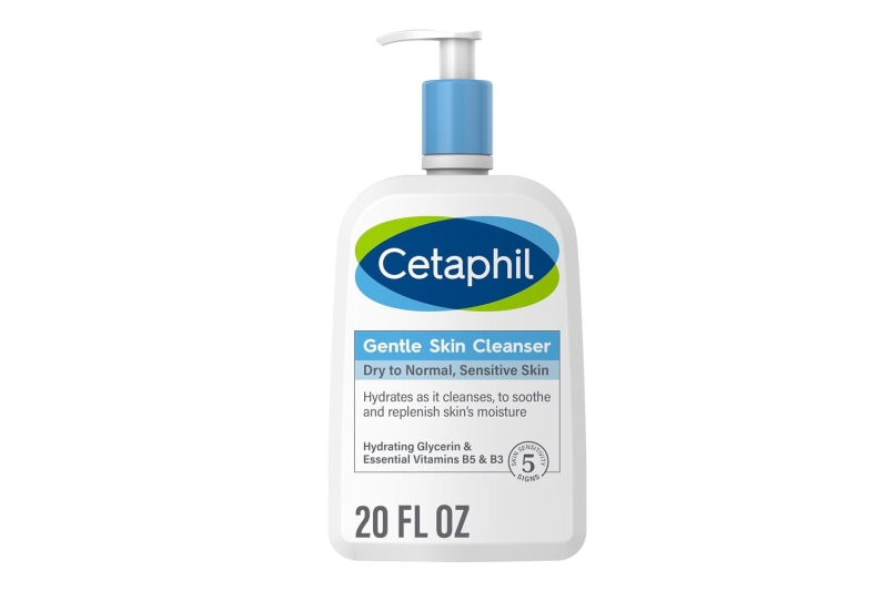 Celebrity makeup artist Carolina Gonzales tells a shopping editor about the Cetaphil Daily Hydrating Lotion. Shop the $14 face moisturizer on Amazon.