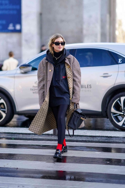 Forget about those tired sneakers you're always wearing with your favorite pair of leggings, and instead go for a pair with a bit more fashion flair. Ahead, we showcase the 8 spring shoe styles that are perfect to wear with leggings