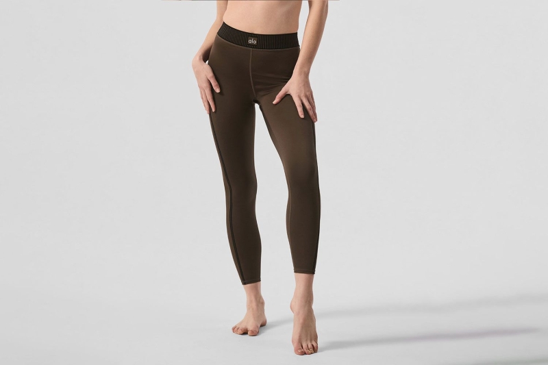 Kylie Jenner wore the Alo Yoga Airlift High-Waist 7/8 Line Up Legging while on vacation. Shop the flattering, butt-enhancing pants and matching Airlift Line Up Bra before they sell out.