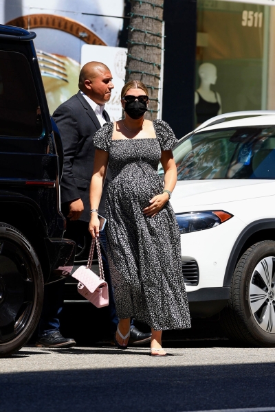Sofia Richie Grainge Switches Up Her Style In Her Third Trimester