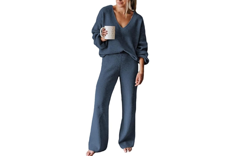 Ekouaer’s Knit Set is a two-piece matching set that’s perfect for spring because it’s soft, breathable, and versatile. I own the comfy and flattering set in three colors, and it’s on sale at Amazon now.