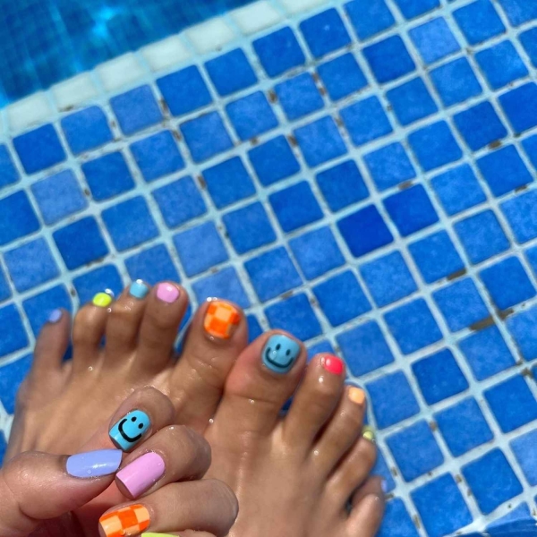 Excited for the start of sandal season? Here, scroll through 20 spring pedicure ideas to show off as the weather heats up.