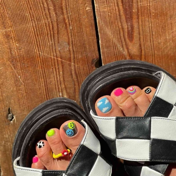 Excited for the start of sandal season? Here, scroll through 20 spring pedicure ideas to show off as the weather heats up.