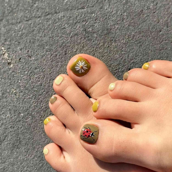 Excited for the start of sandal season? Here, scroll through 20 spring pedicure ideas to show off as the weather heats up.