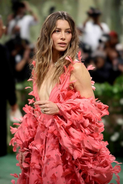 Jessica Biel revealed she bathed in 20 lbs. of epsom salt ahead of the 2024 Met Gala. Read more about her beauty prep.