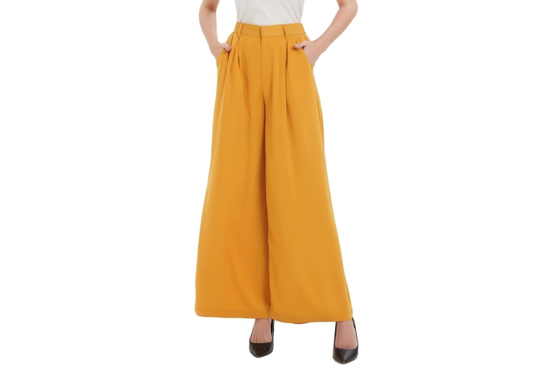 Kendall Jenner wore comfortable wide-leg trousers on the day of the Met Gala. Shop similar ageless and universally flattering pants for spring from Amazon and Nordstrom, starting at $25.