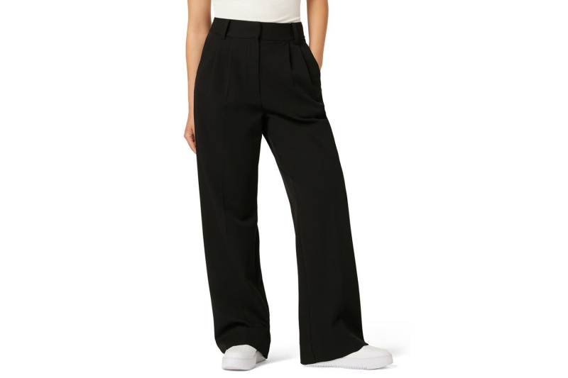 Kendall Jenner wore comfortable wide-leg trousers on the day of the Met Gala. Shop similar ageless and universally flattering pants for spring from Amazon and Nordstrom, starting at $25.