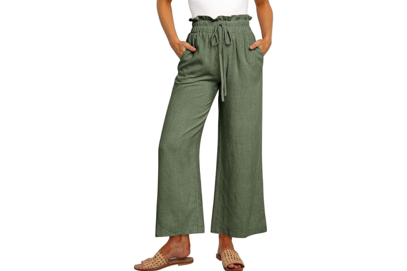 Look of the Day for May 23, 2024 features Sarah Jessica Parker in breezy wide-leg pants editors and celebrities love. Shop summer palazzo pants at Amazon and Nordstrom.