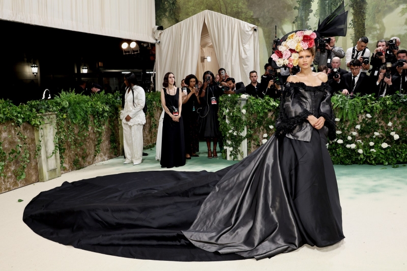 Rosalía’s 2024 Met Gala Dress Took 1,800 Hours to Make